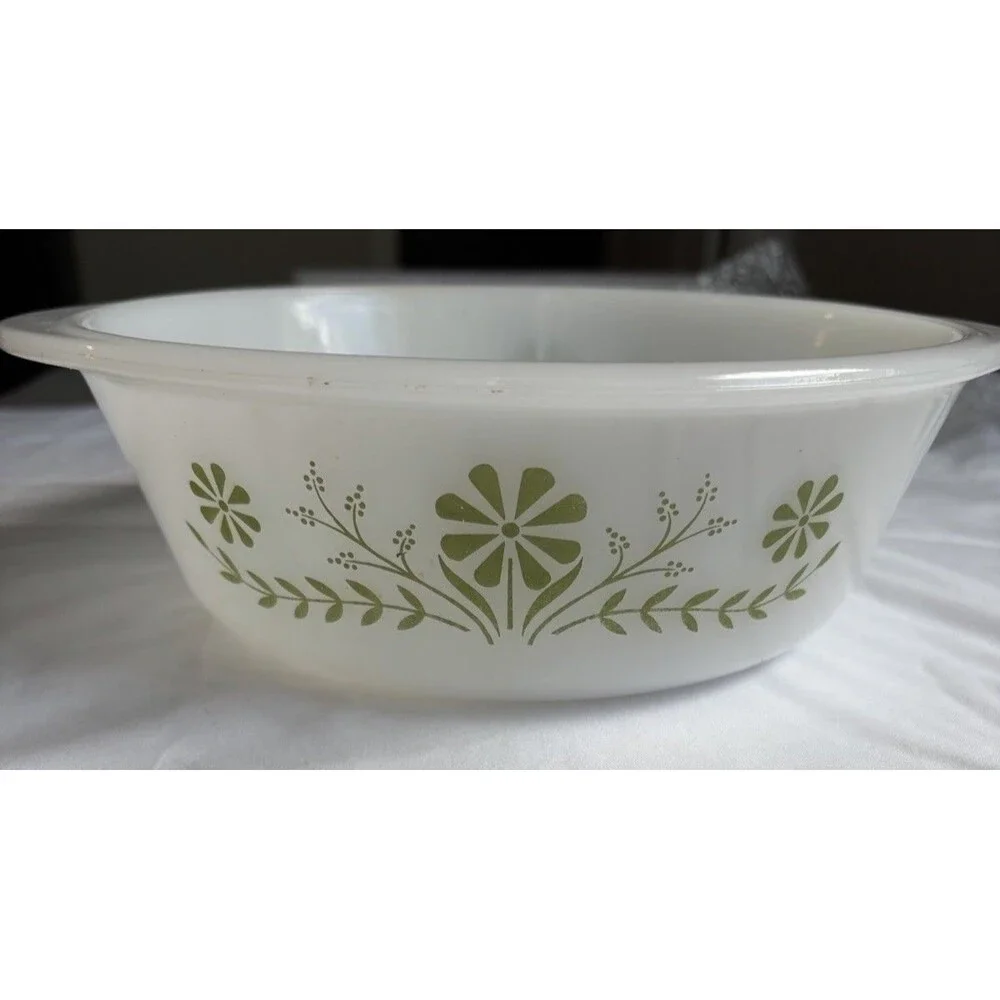 Vintage Glasbake GREEN DAISY 2qt Round Casserole Baking Dish J514 Milk Glass USA
